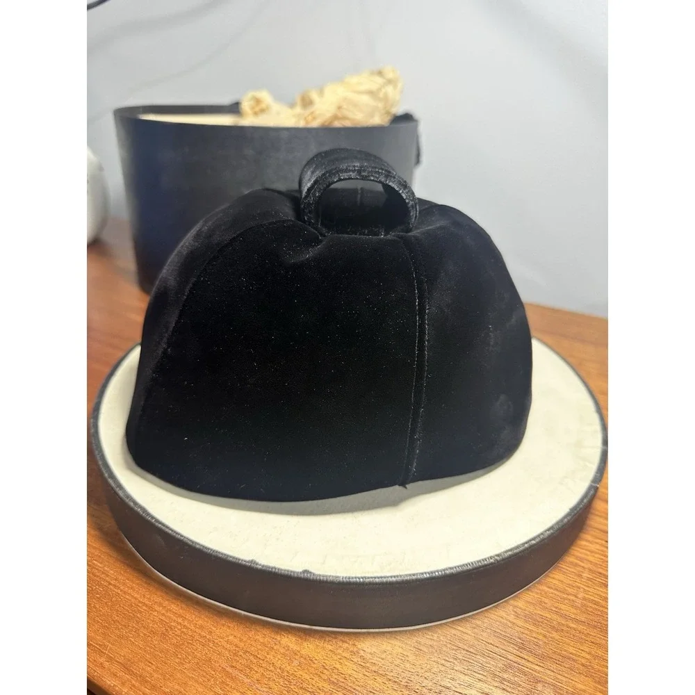 Lord‎ & Taylor Vintage Hat Velour Velvet Black Equestrian Style 40s